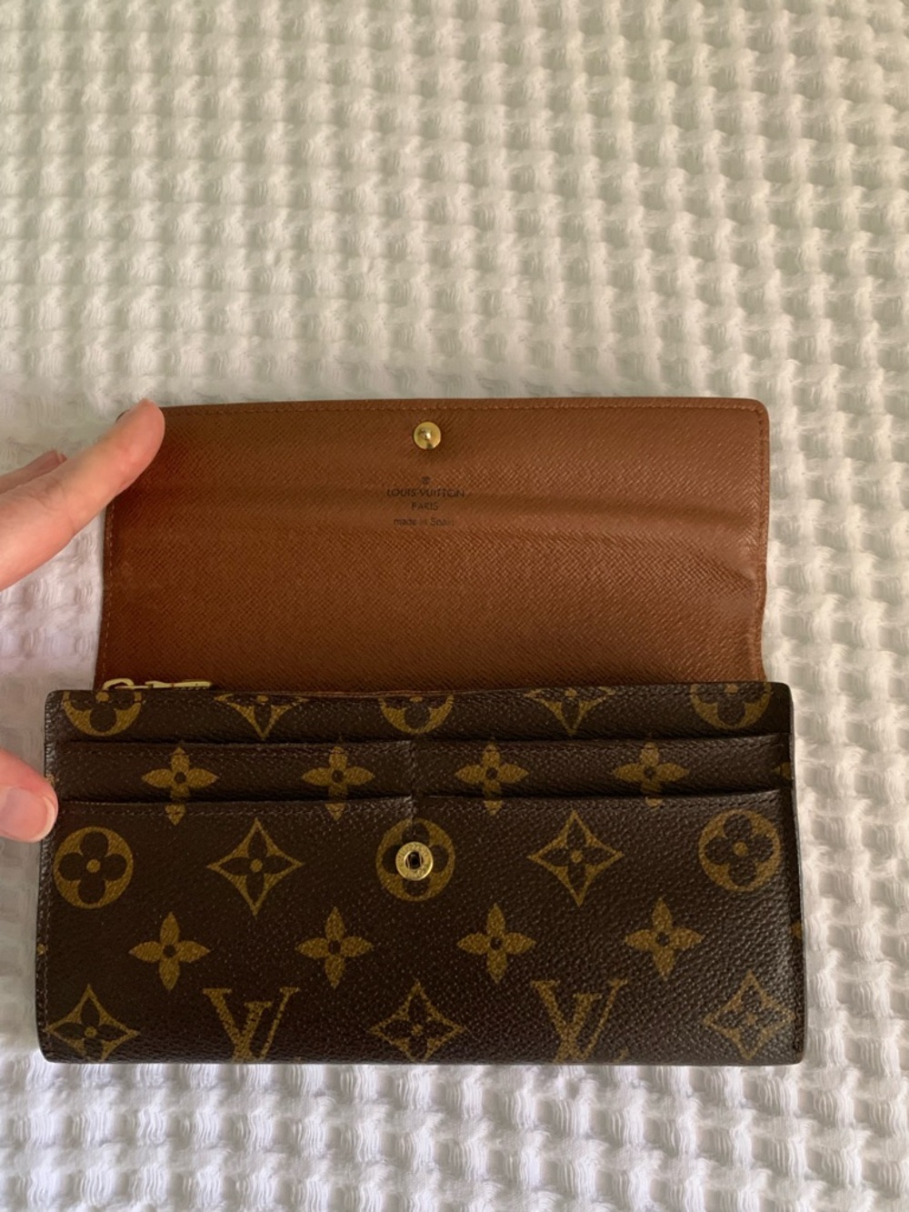 Louis Vuitton Brown Monogram Sarah Wallet - Picture 7 of 12